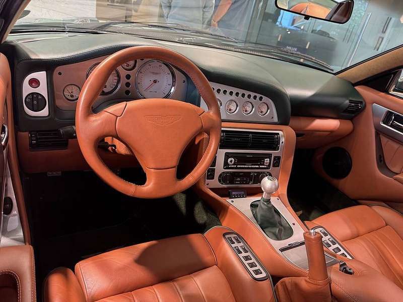 Vantage — Interior