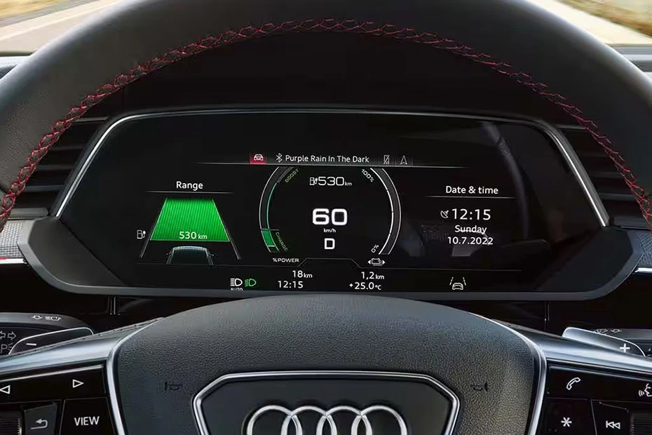 Q8 e-tron Sportback — Photo