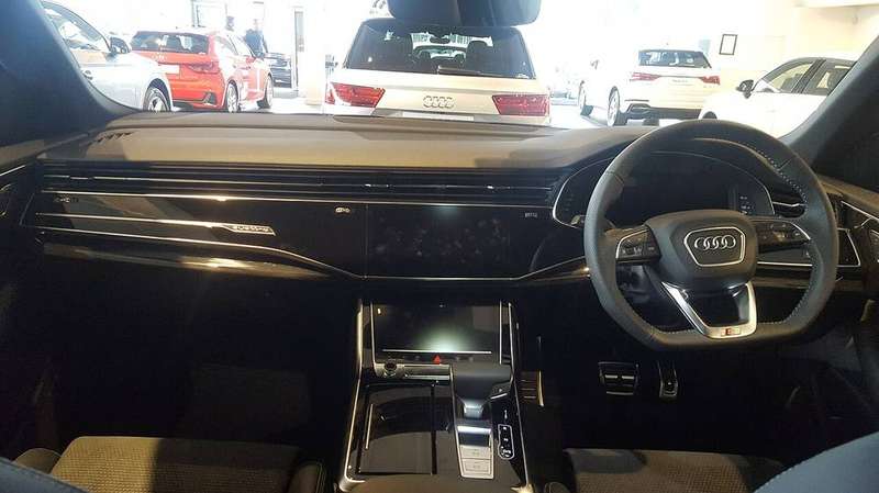 Q8 — Interior