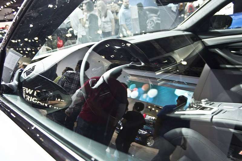 M5 — Interior