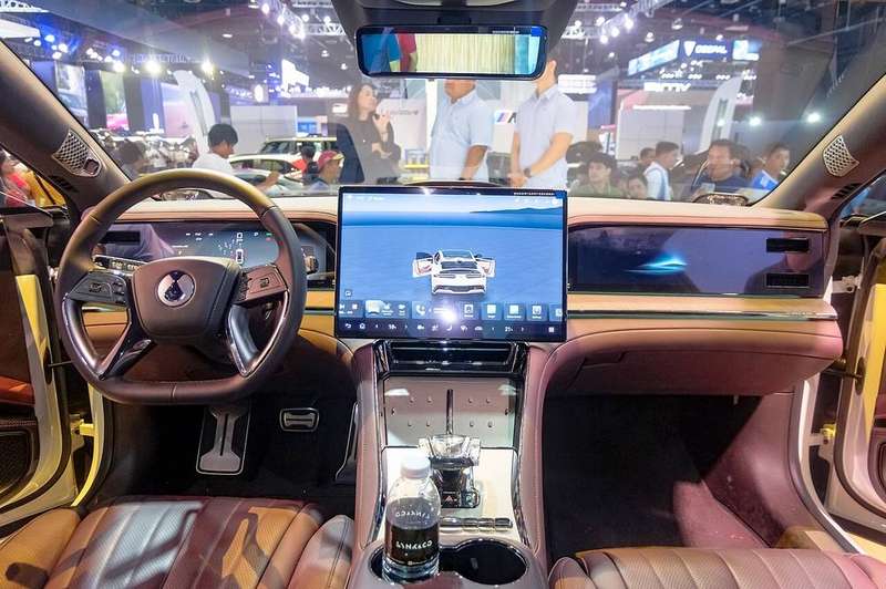Z9 GT — Interior