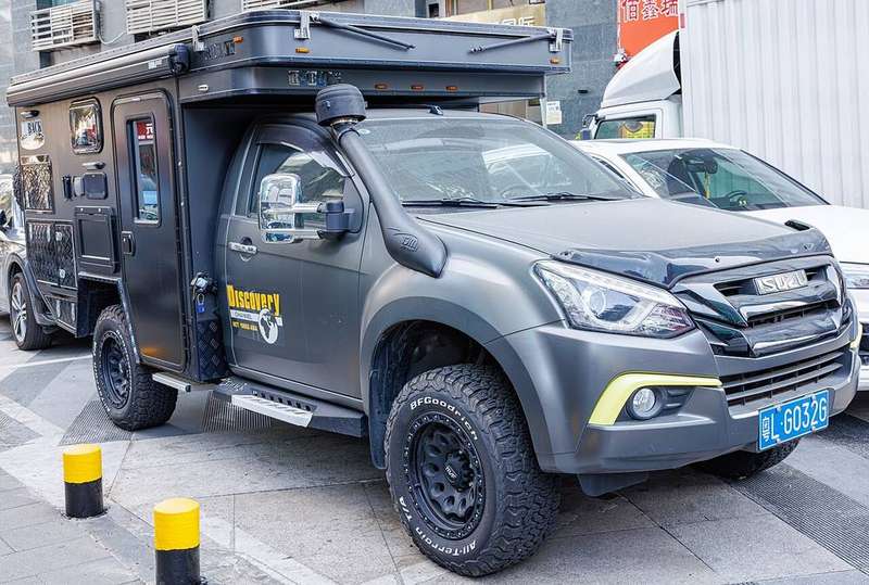 D-Max — Exterior