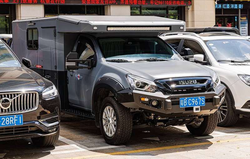 D-Max — Exterior