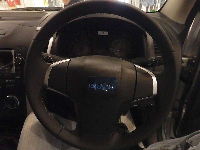 D-Max — Photo