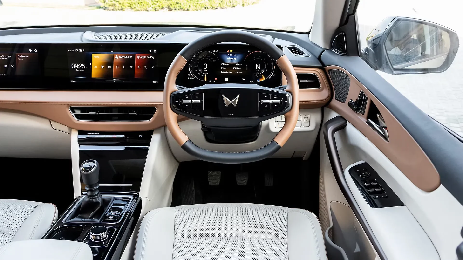 XUV 7XO — Photo