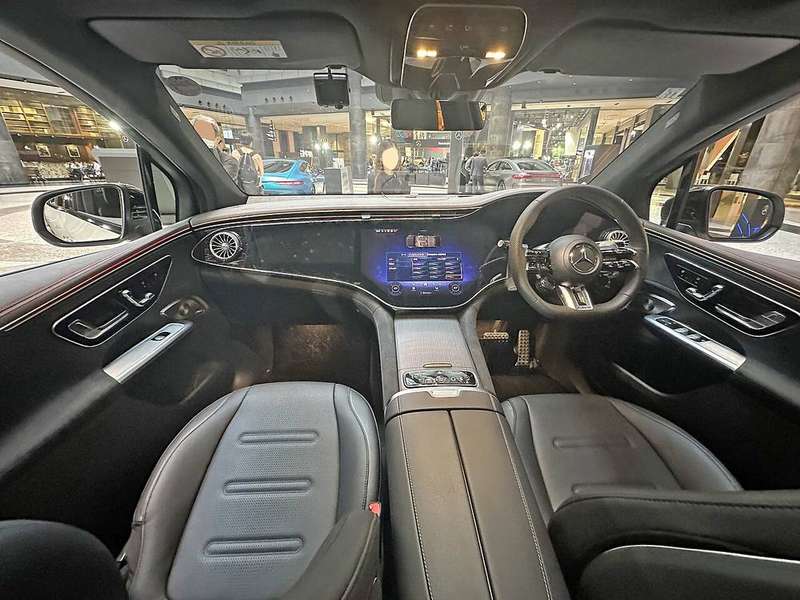 EQE SUV — Interior