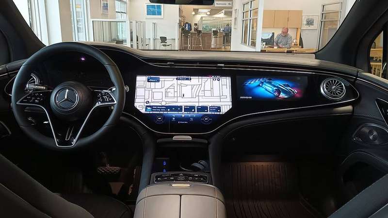 EQS SUV — Interior