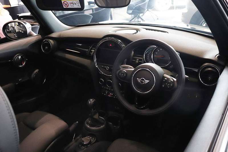 Cooper Convertible — Interior
