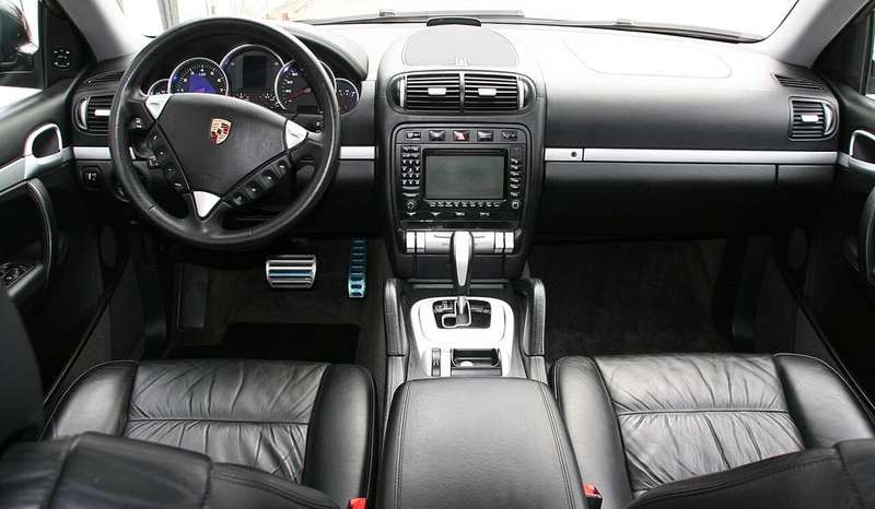 Cayenne — Interior
