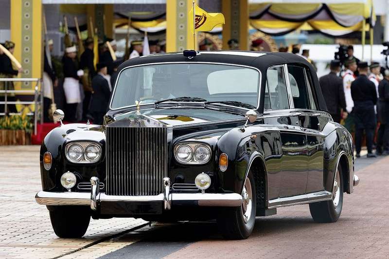 Phantom — Exterior