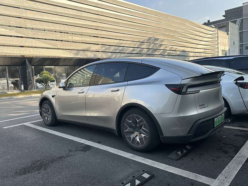 Model Y — Exterior
