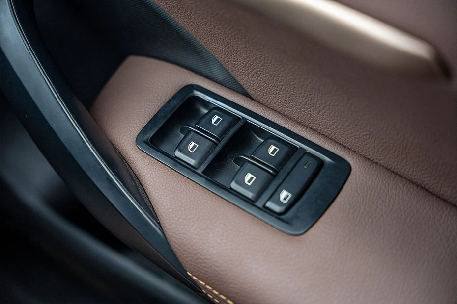 VF6 — Photo